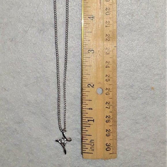 New Beautiful Crystal Cross Necklace - Picture 6 of 7